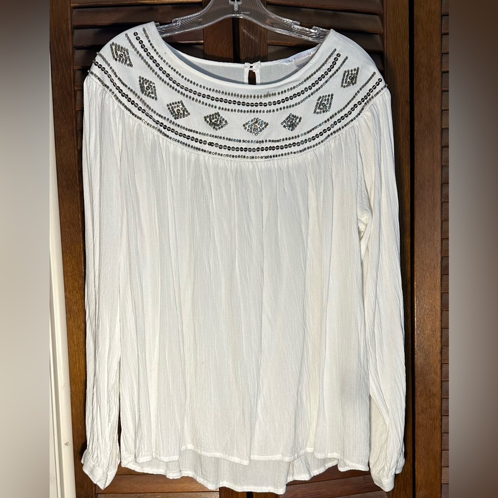 Nygard Blouse. Size M. Creamy white color like new condition.